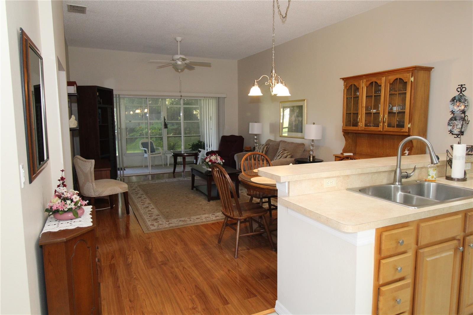 Image 9 of 31 For 2218 Nantucket Drive 44