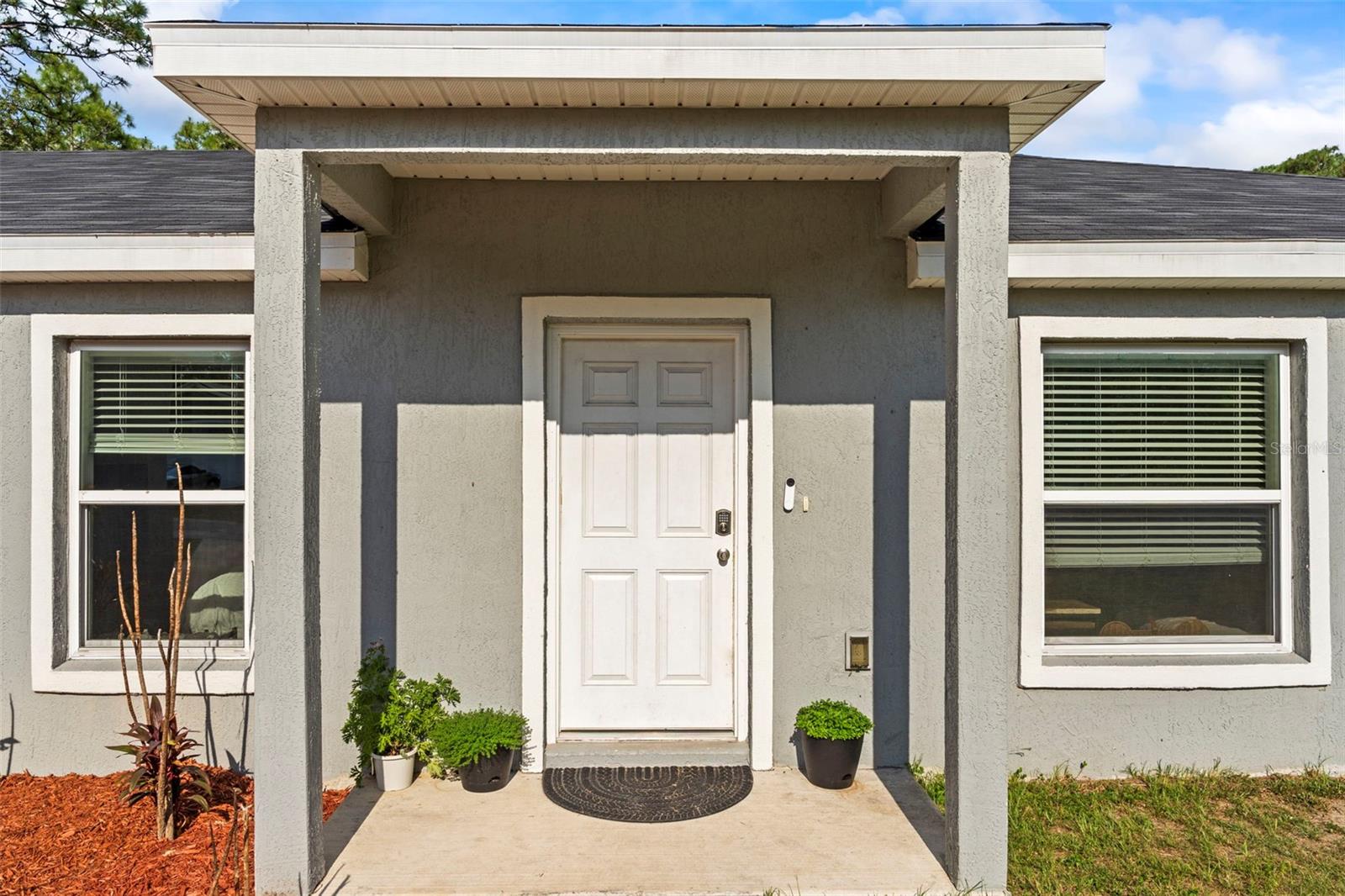 Listing photo id 18 for 8009 Primrose Drive