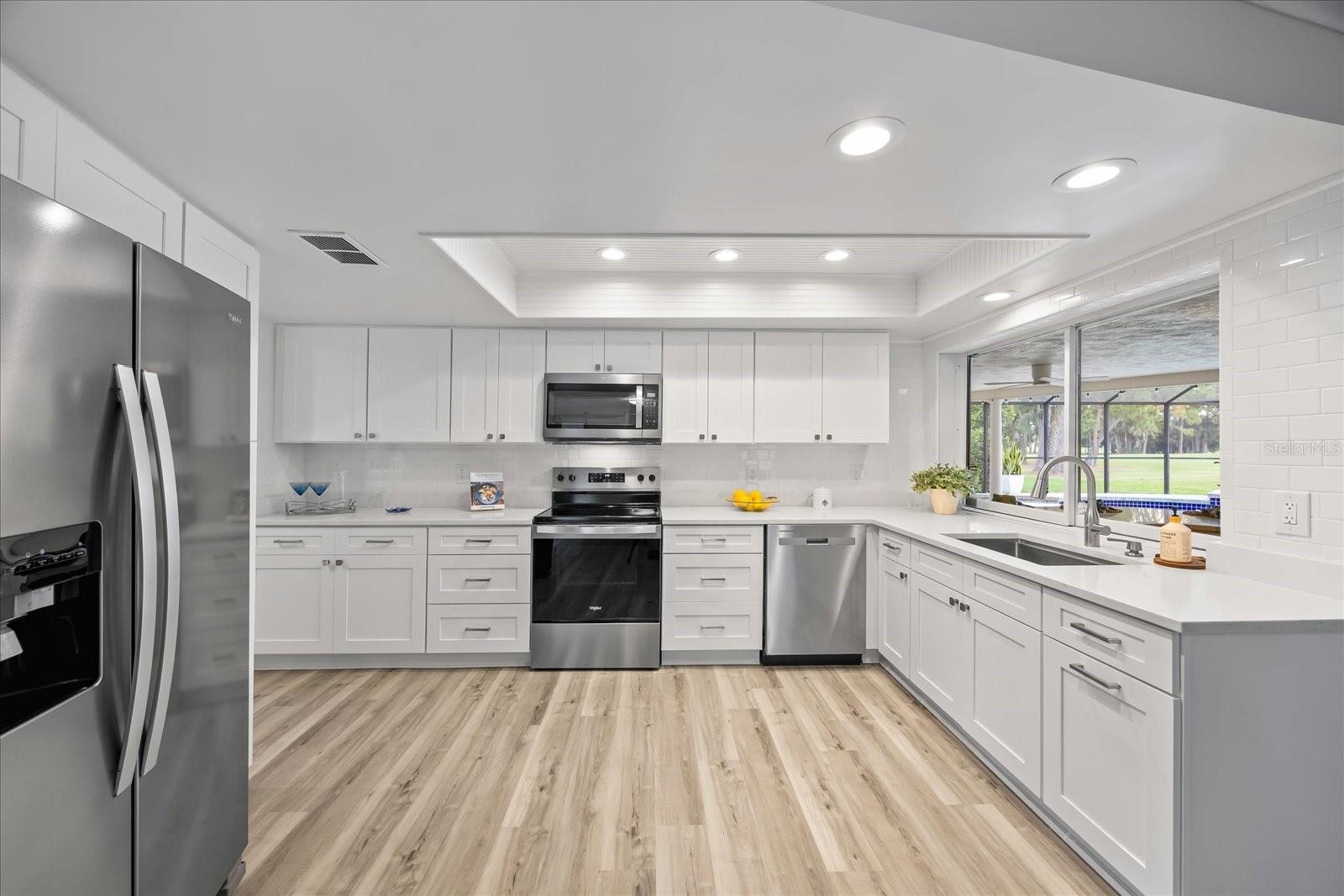 Listing photo id 8 for 2900 Sandpiper Place