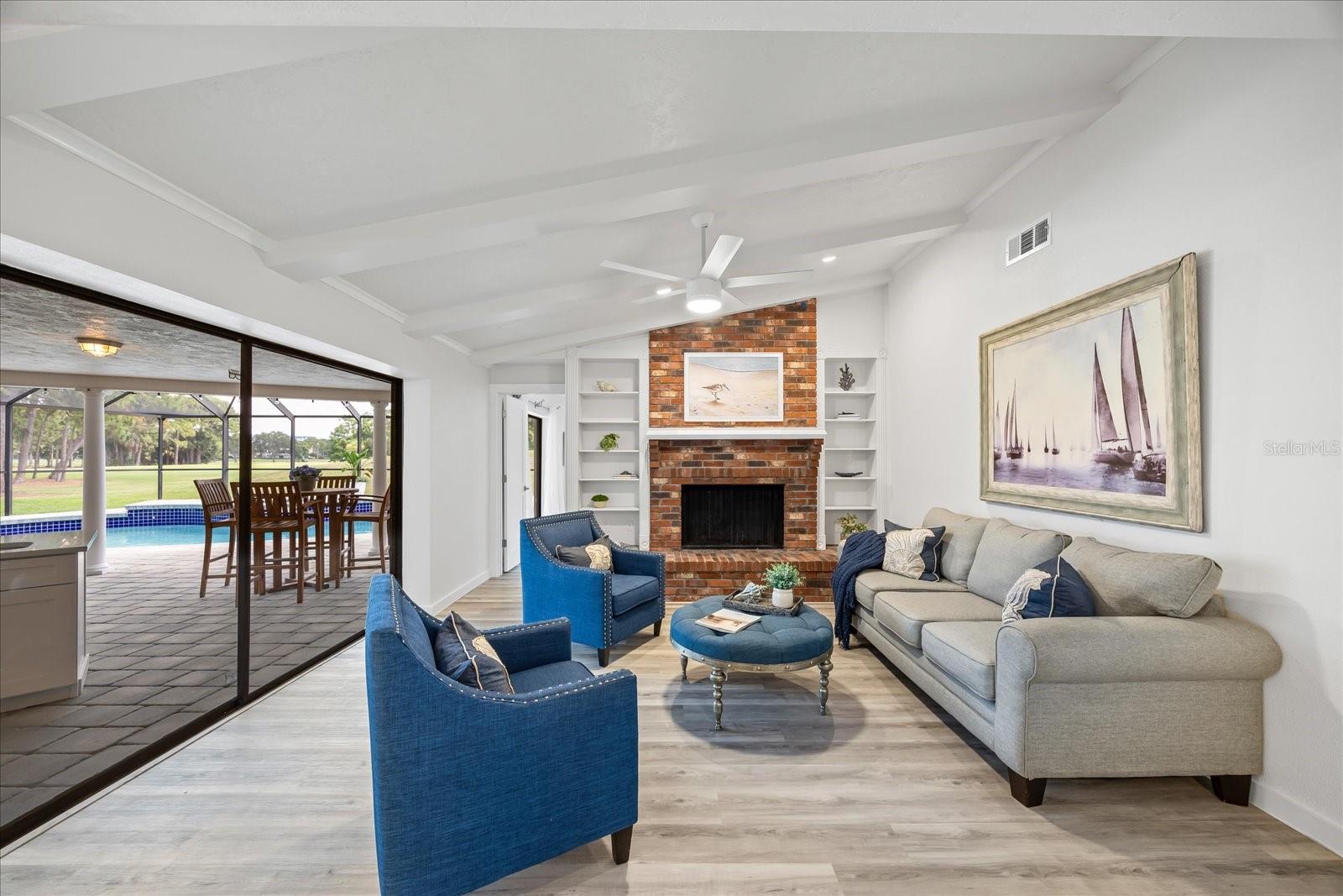 Listing photo id 12 for 2900 Sandpiper Place