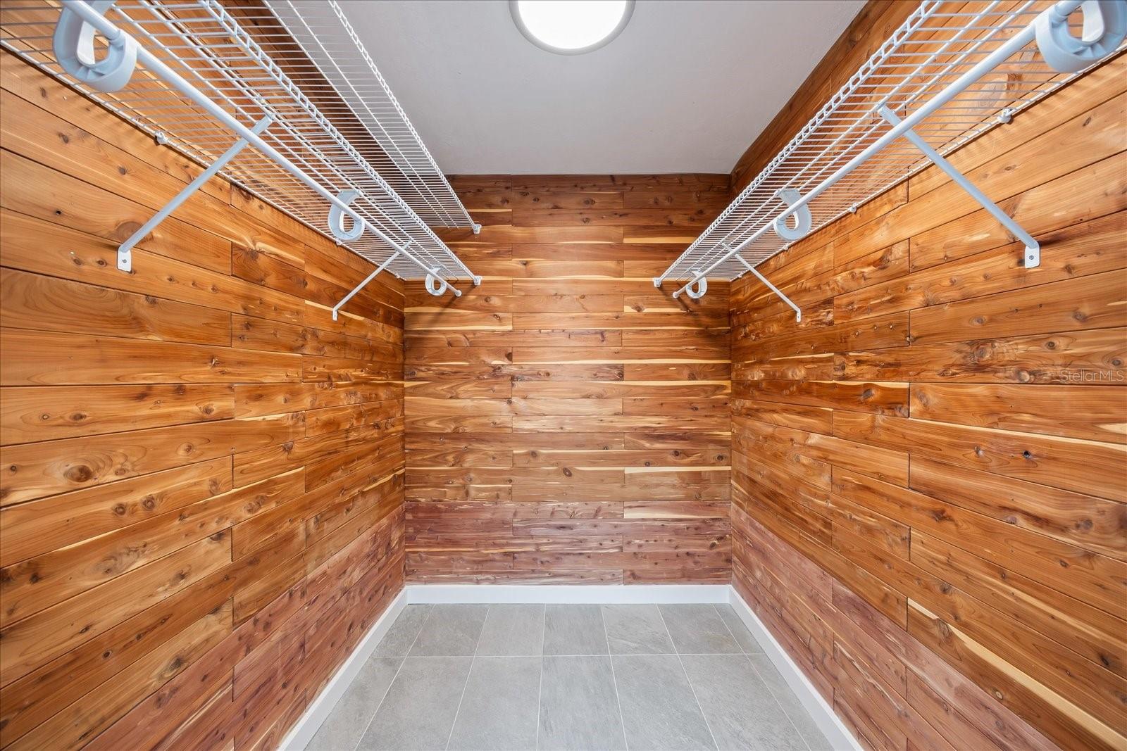 Listing photo id 21 for 2900 Sandpiper Place