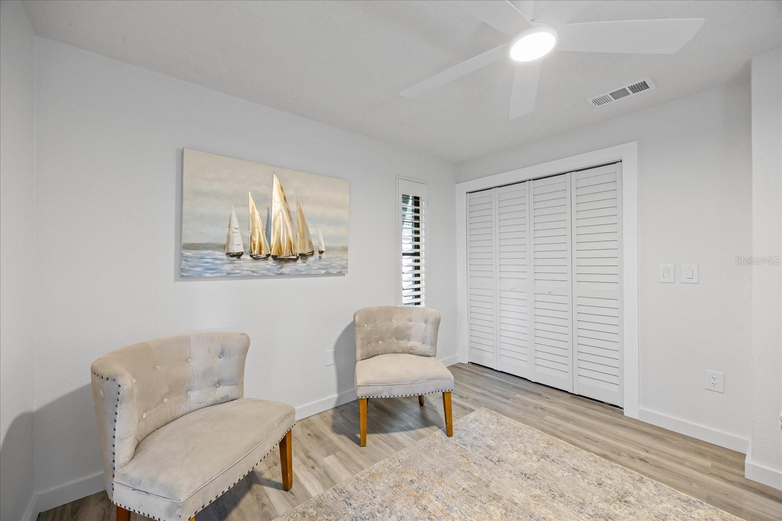 Listing photo id 24 for 2900 Sandpiper Place