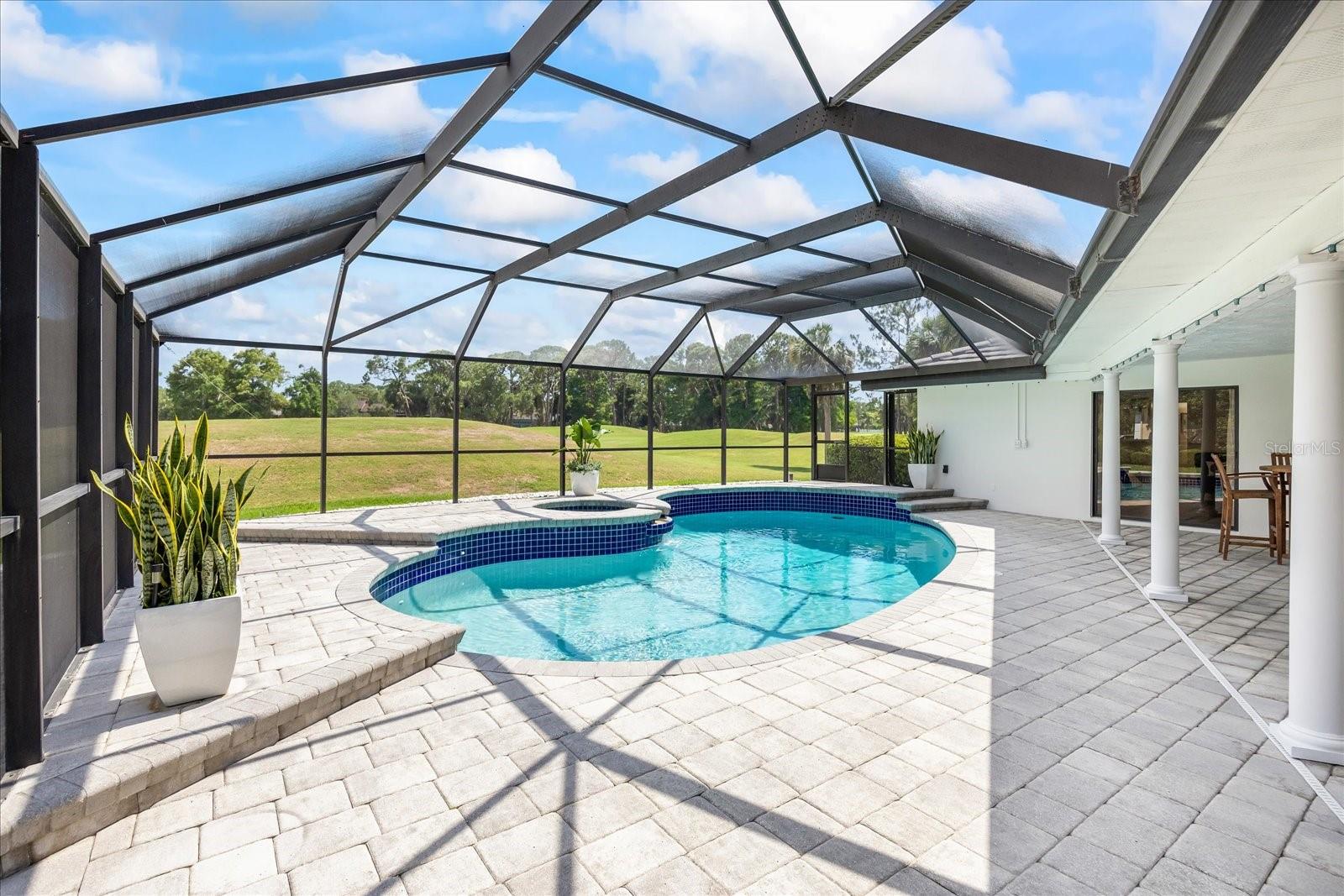 Listing photo id 33 for 2900 Sandpiper Place