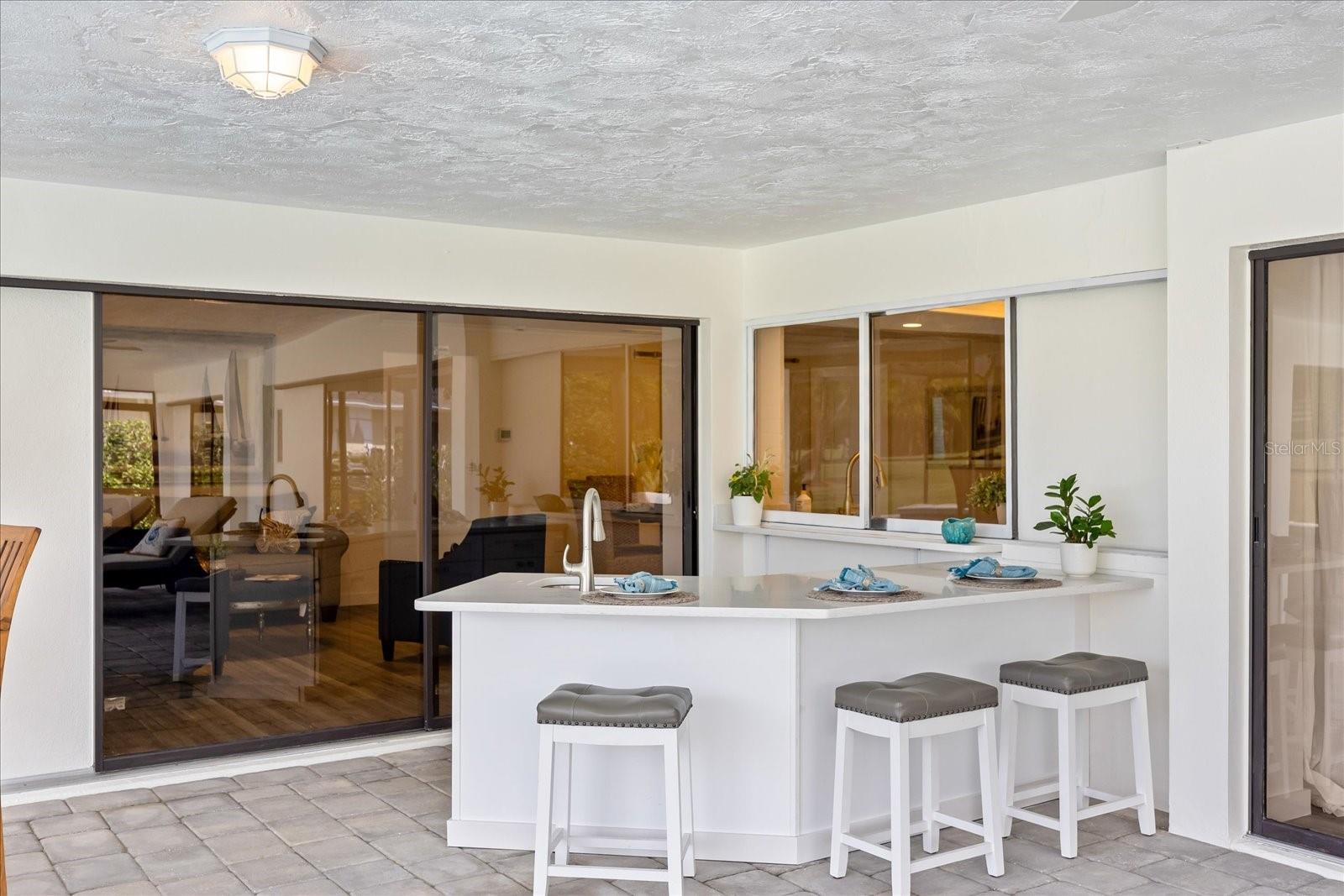 Listing photo id 35 for 2900 Sandpiper Place