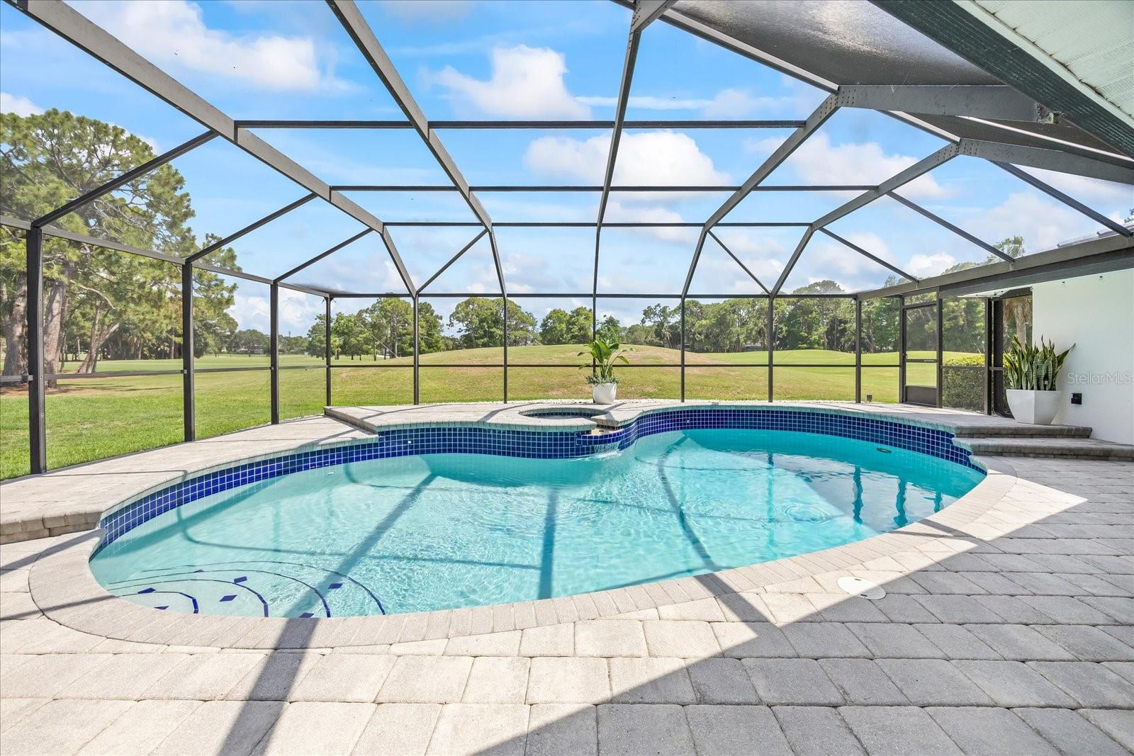 Listing photo id 37 for 2900 Sandpiper Place
