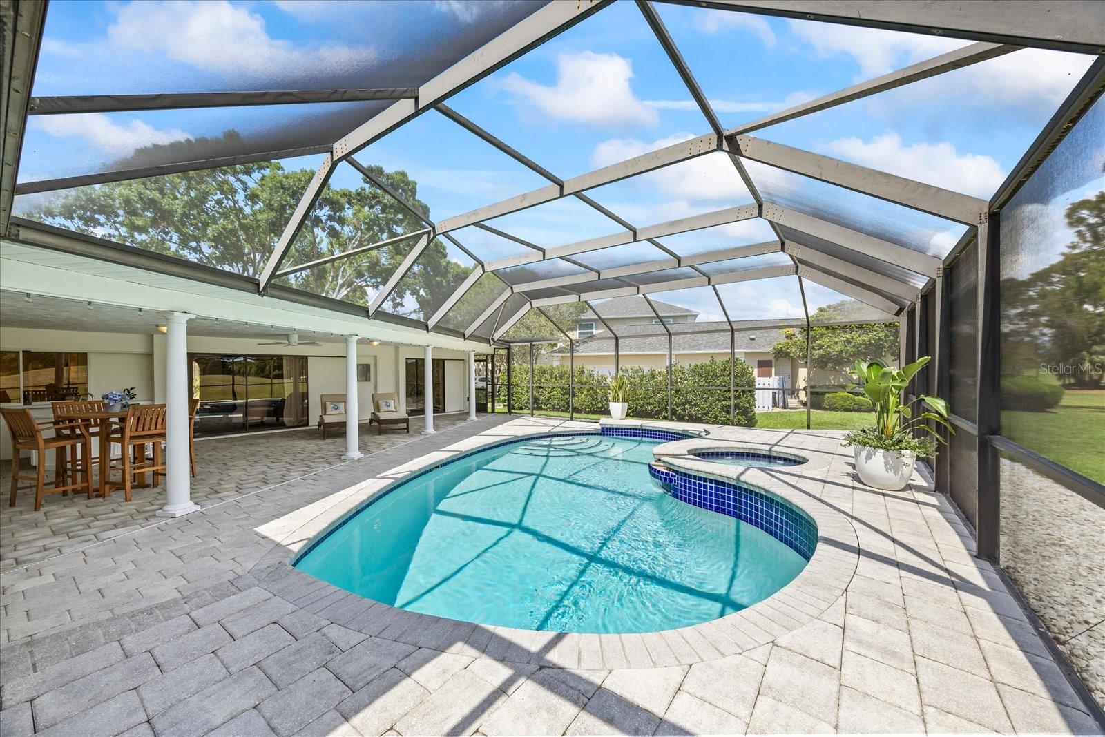 Listing photo id 38 for 2900 Sandpiper Place