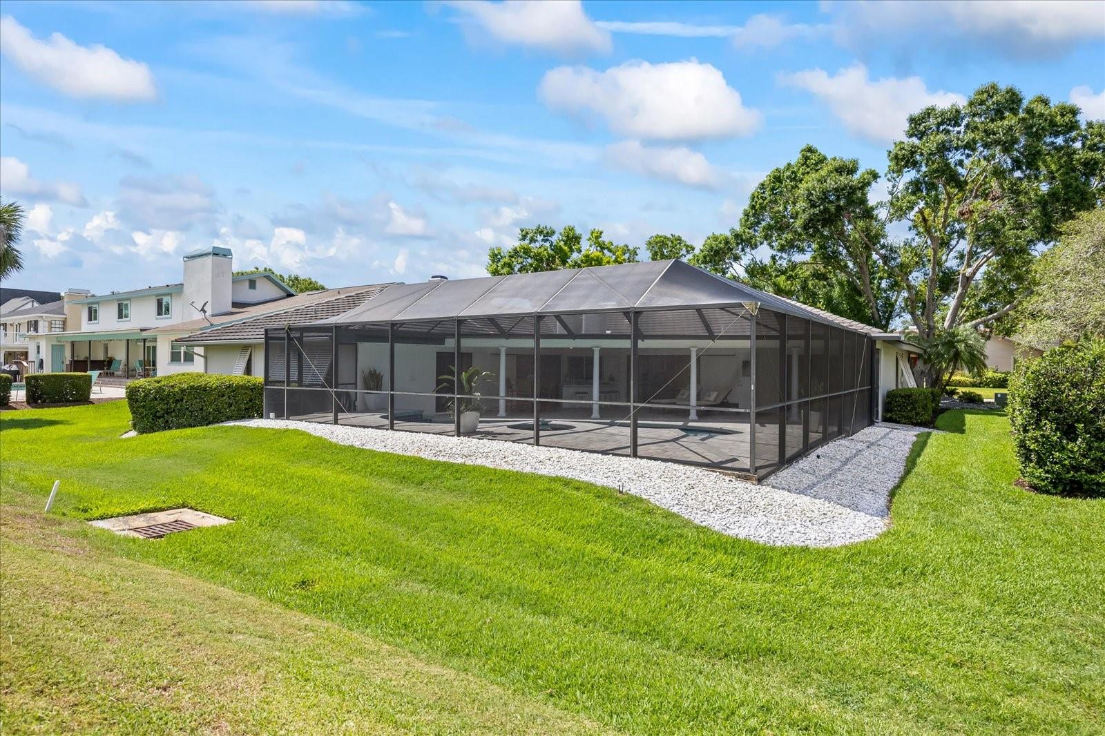 Listing photo id 42 for 2900 Sandpiper Place