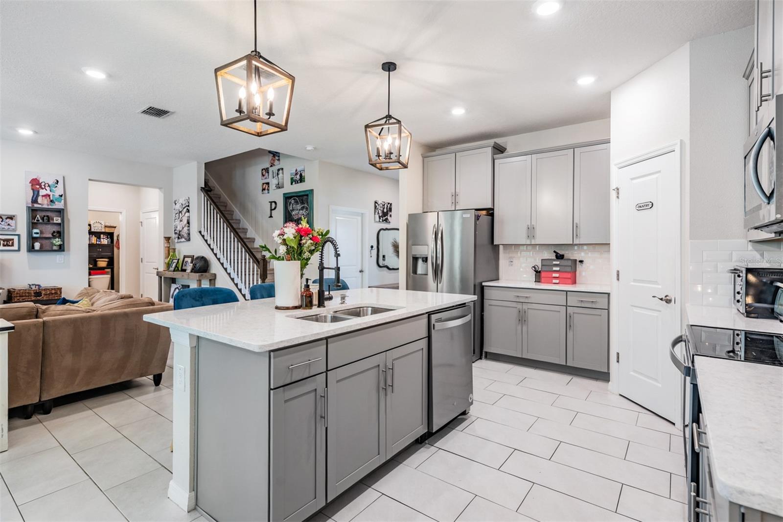 Listing photo id 9 for 8208 Praise Drive