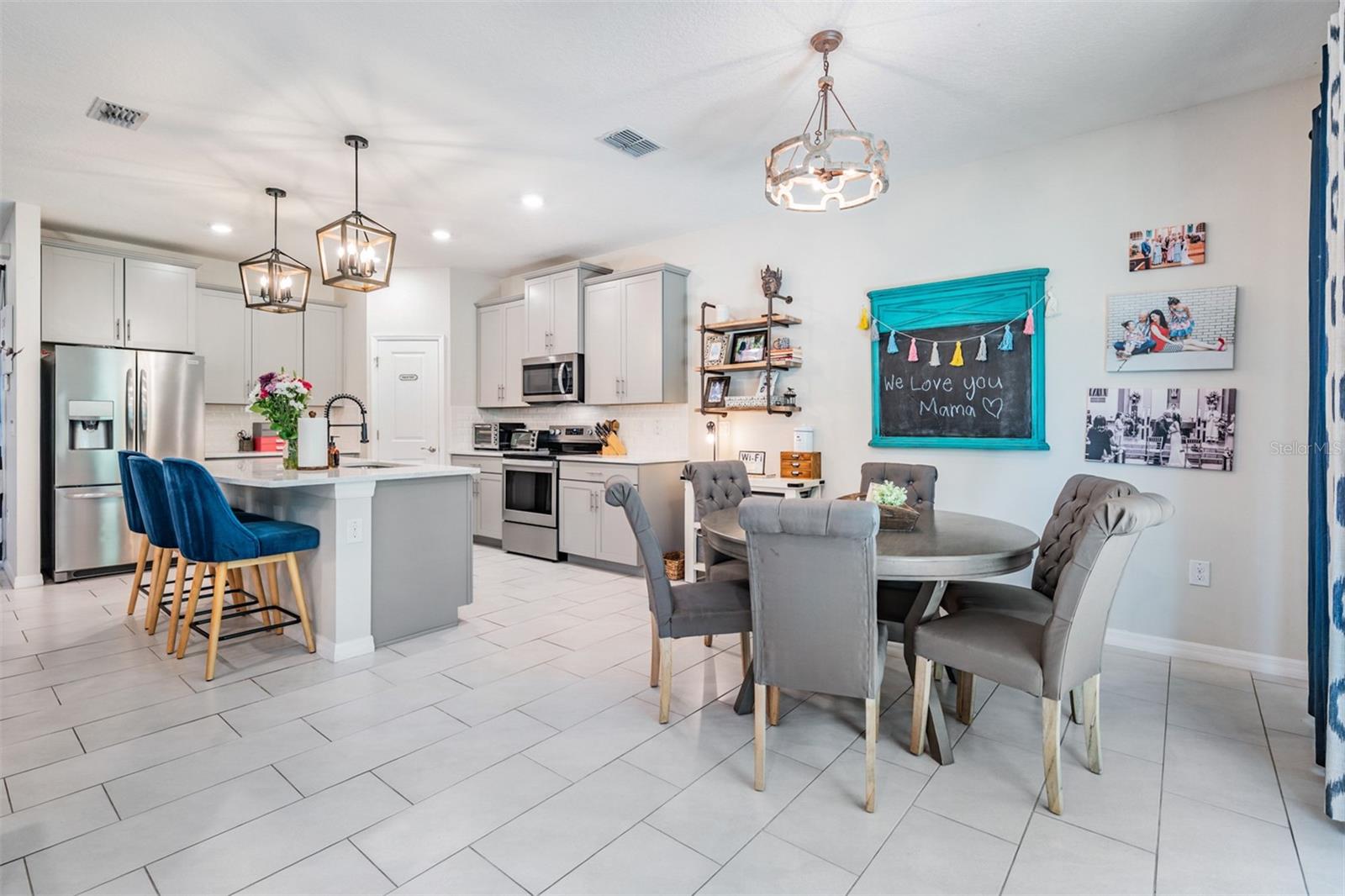 Listing photo id 10 for 8208 Praise Drive