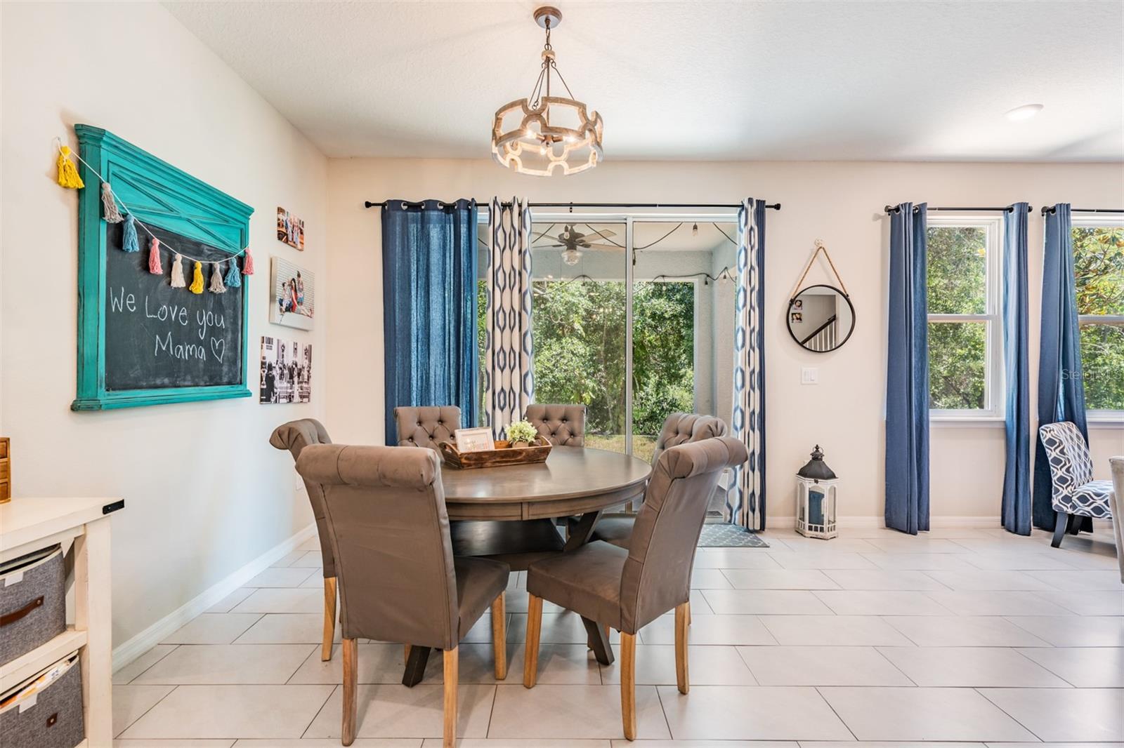 Listing photo id 11 for 8208 Praise Drive