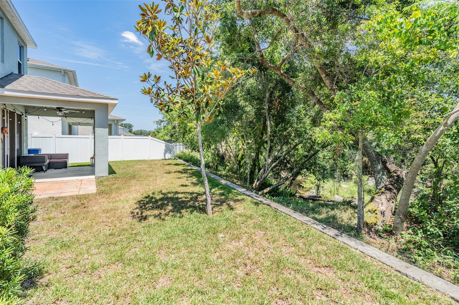 Listing photo id 25 for 8208 Praise Drive