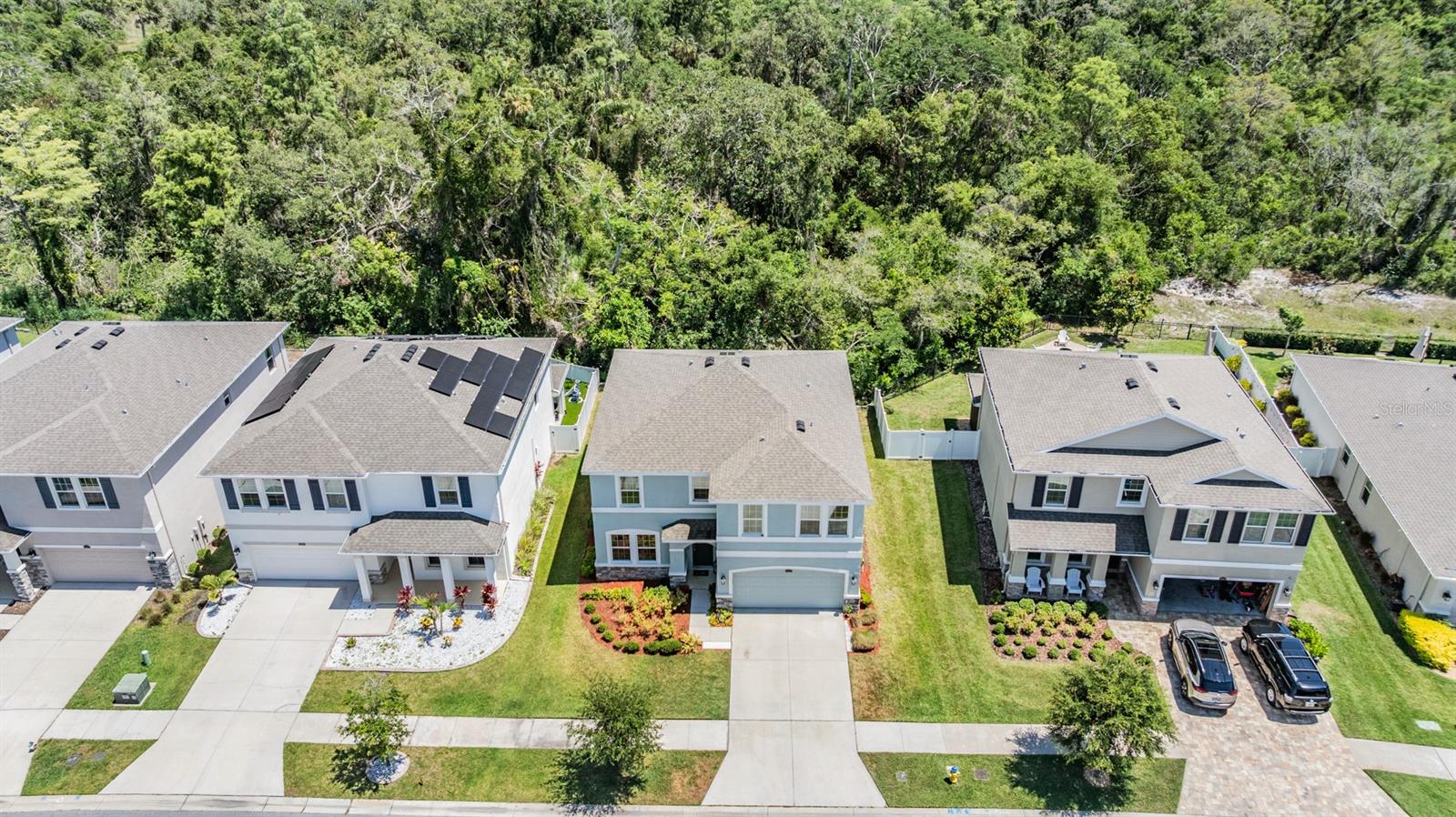 Listing photo id 2 for 8208 Praise Drive