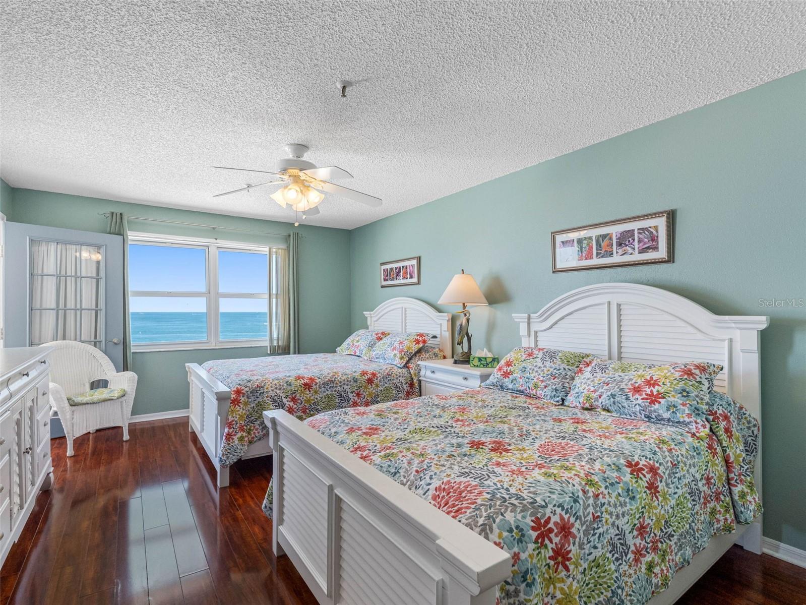 Listing photo id 10 for 13500 Gulf Boulevard 506
