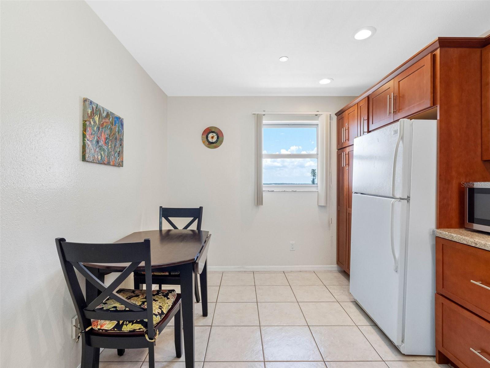 Listing photo id 18 for 13500 Gulf Boulevard 506