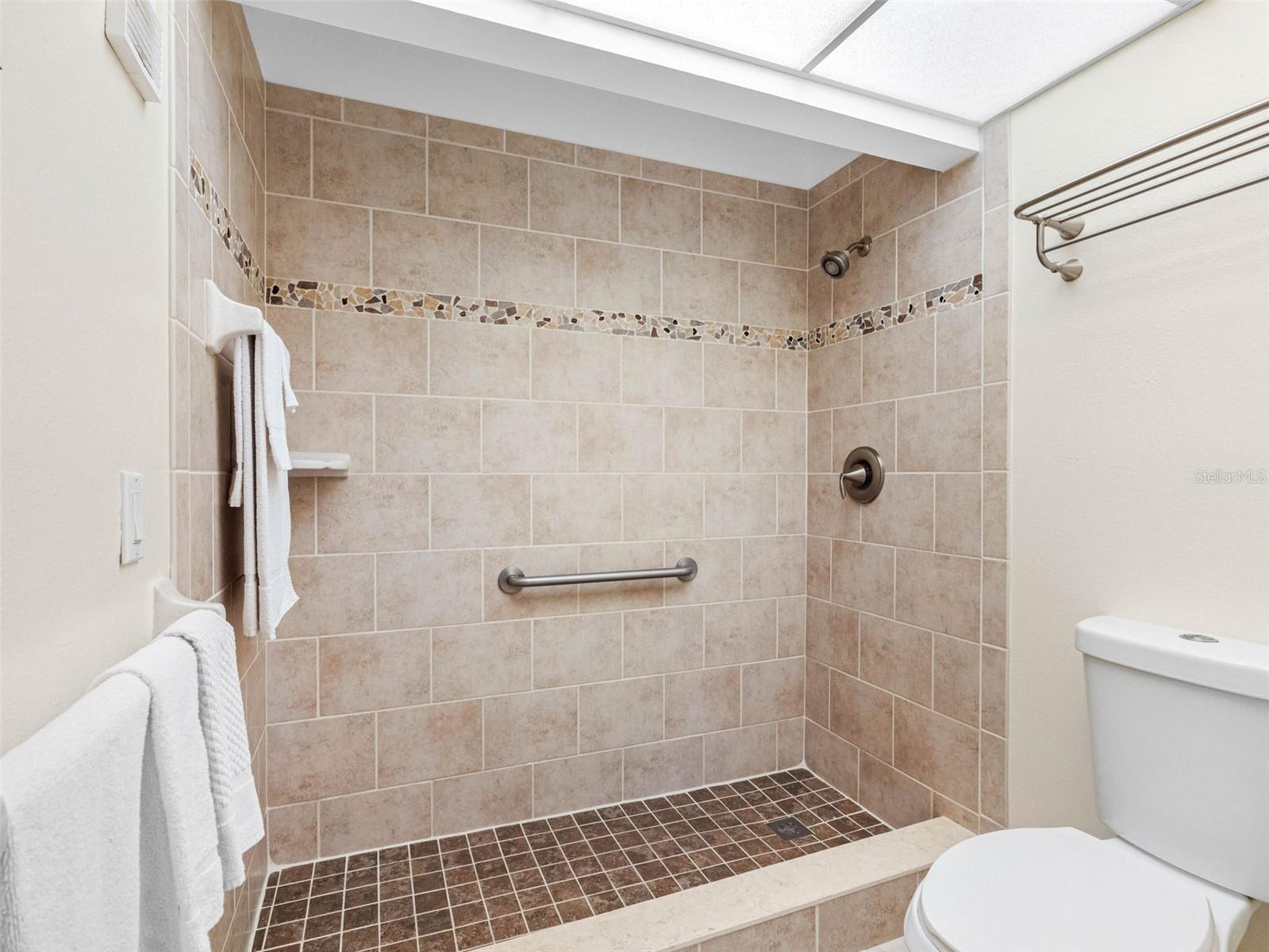 Listing photo id 20 for 13500 Gulf Boulevard 506