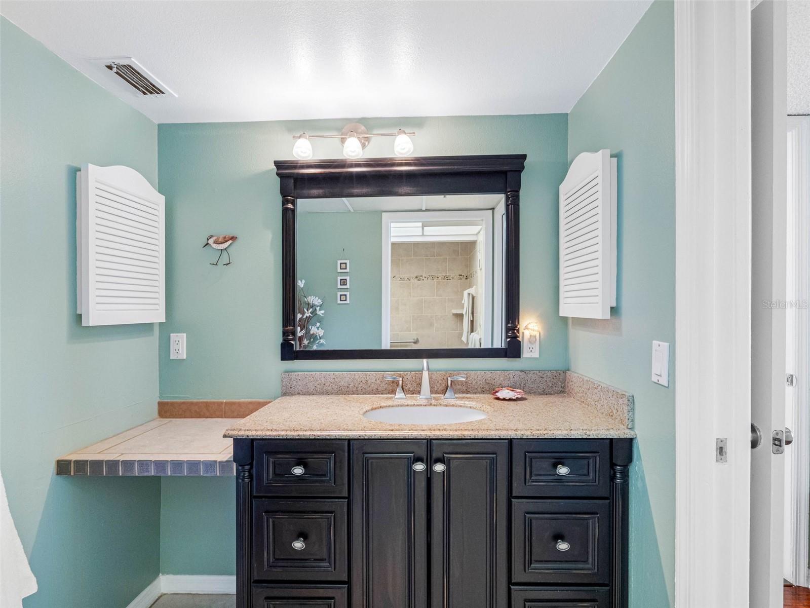 Listing photo id 21 for 13500 Gulf Boulevard 506