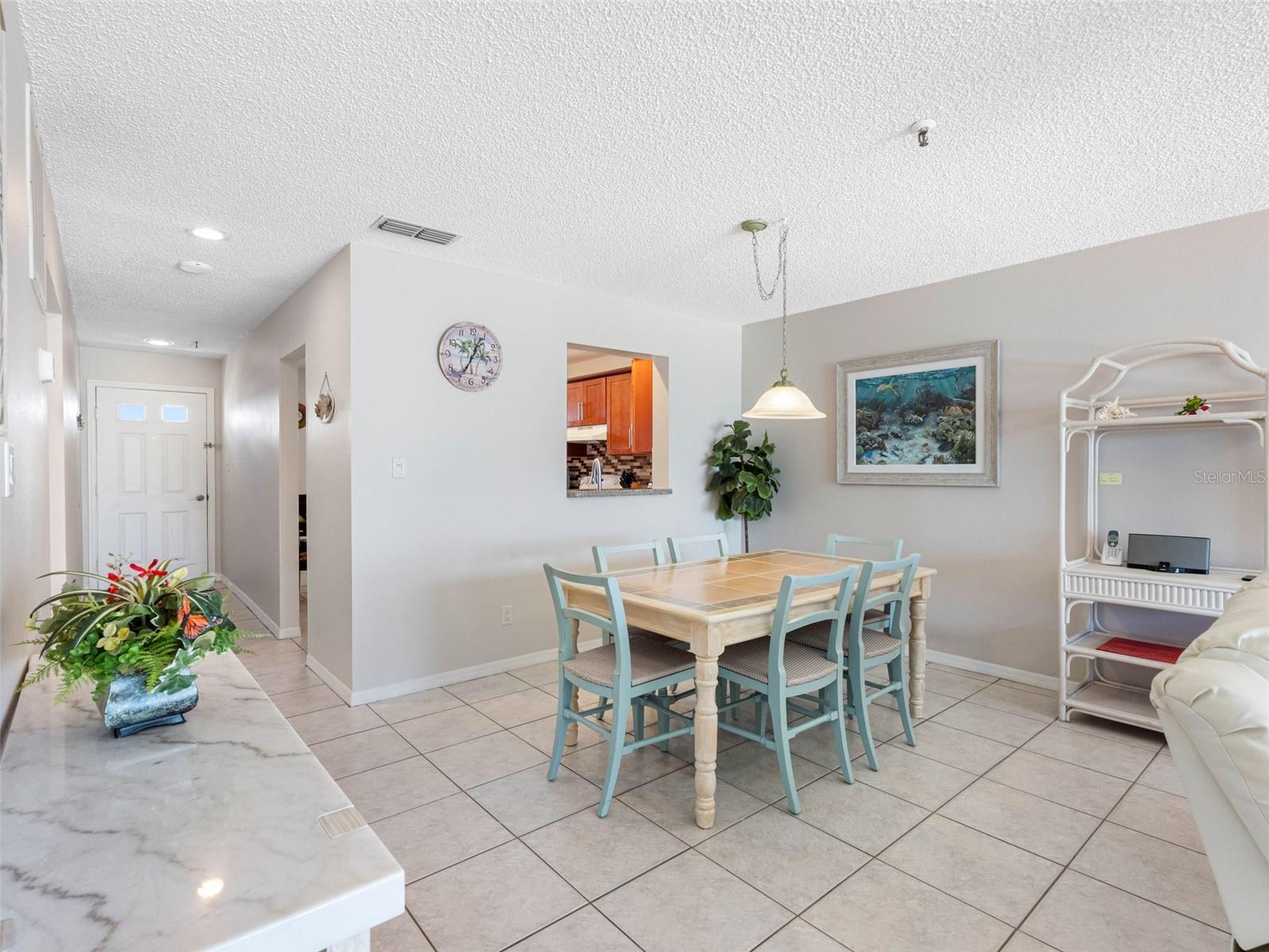 Listing photo id 25 for 13500 Gulf Boulevard 506