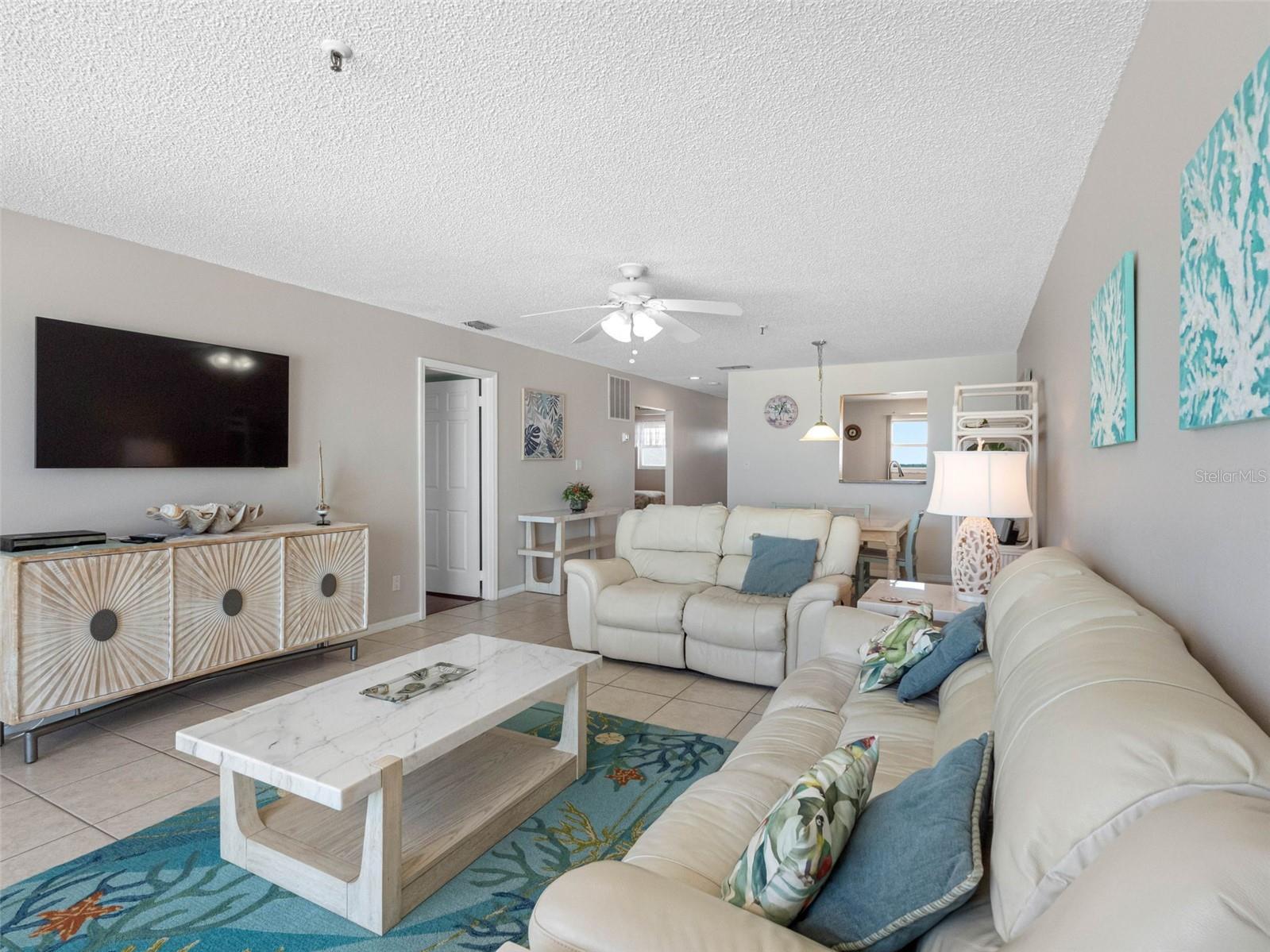 Listing photo id 27 for 13500 Gulf Boulevard 506