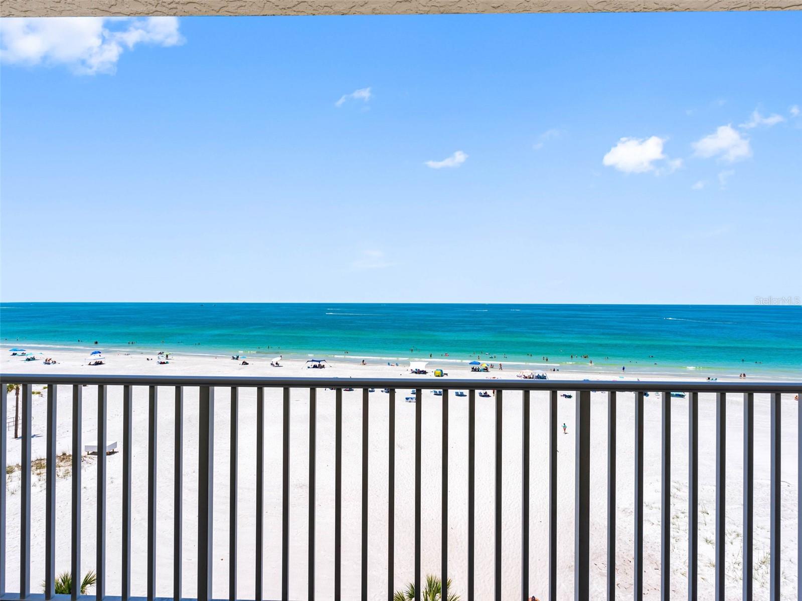 Listing photo id 1 for 13500 Gulf Boulevard 506