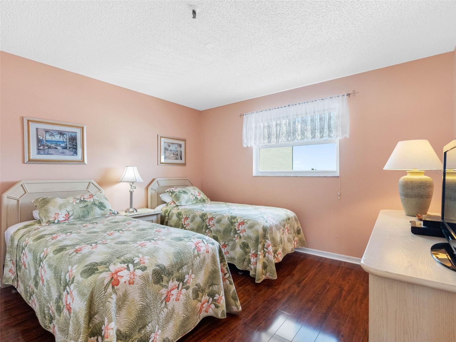 Listing photo id 28 for 13500 Gulf Boulevard 506