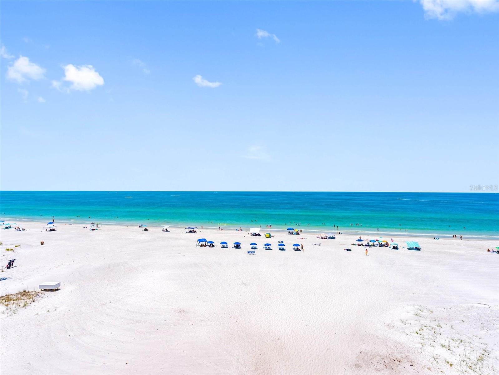 Listing photo id 32 for 13500 Gulf Boulevard 506