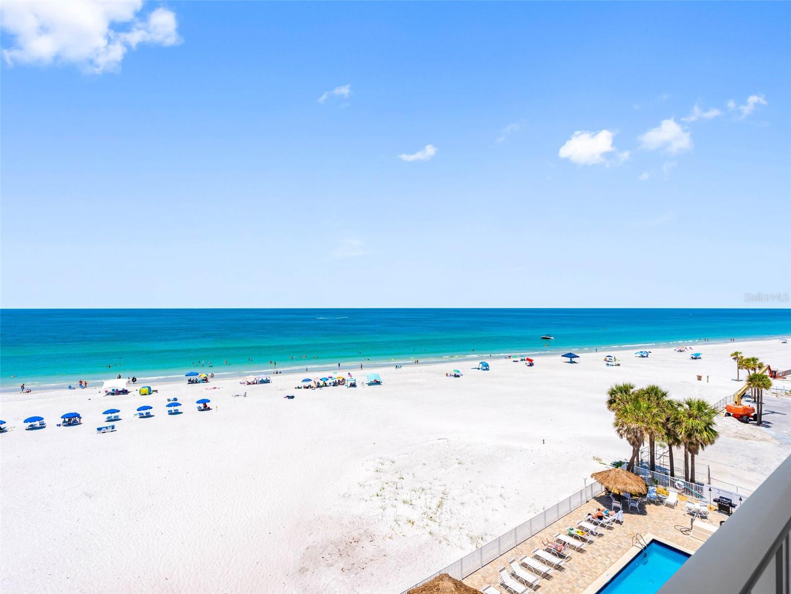 Listing photo id 33 for 13500 Gulf Boulevard 506