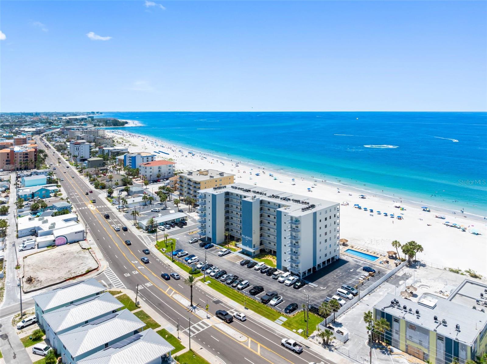 Listing photo id 35 for 13500 Gulf Boulevard 506