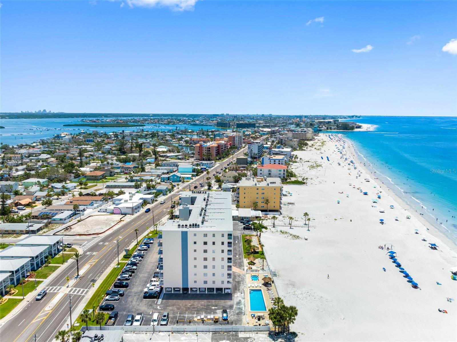Listing photo id 36 for 13500 Gulf Boulevard 506