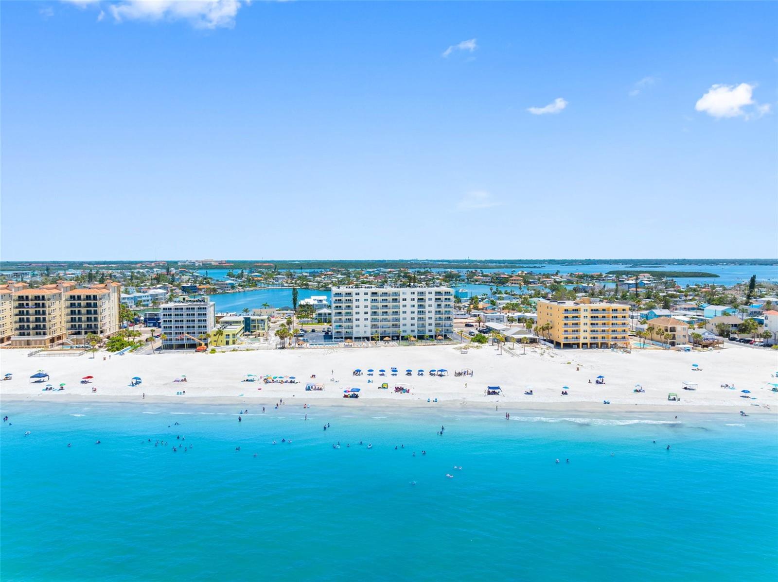 Listing photo id 39 for 13500 Gulf Boulevard 506