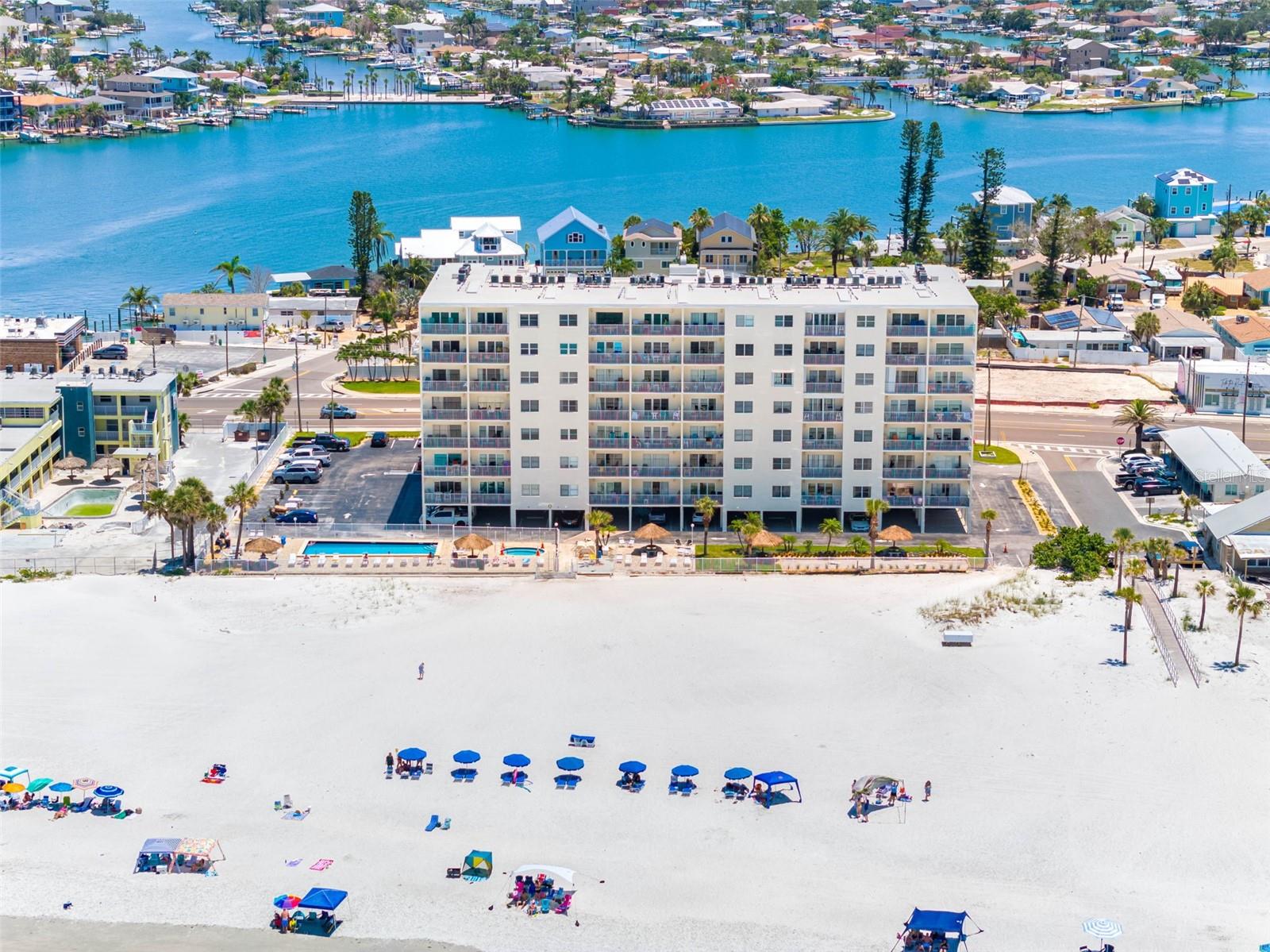 Listing photo id 41 for 13500 Gulf Boulevard 506