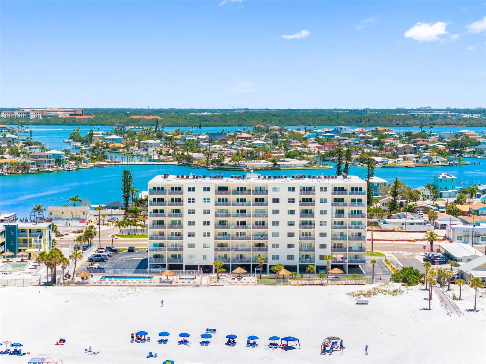 Listing photo id 42 for 13500 Gulf Boulevard 506