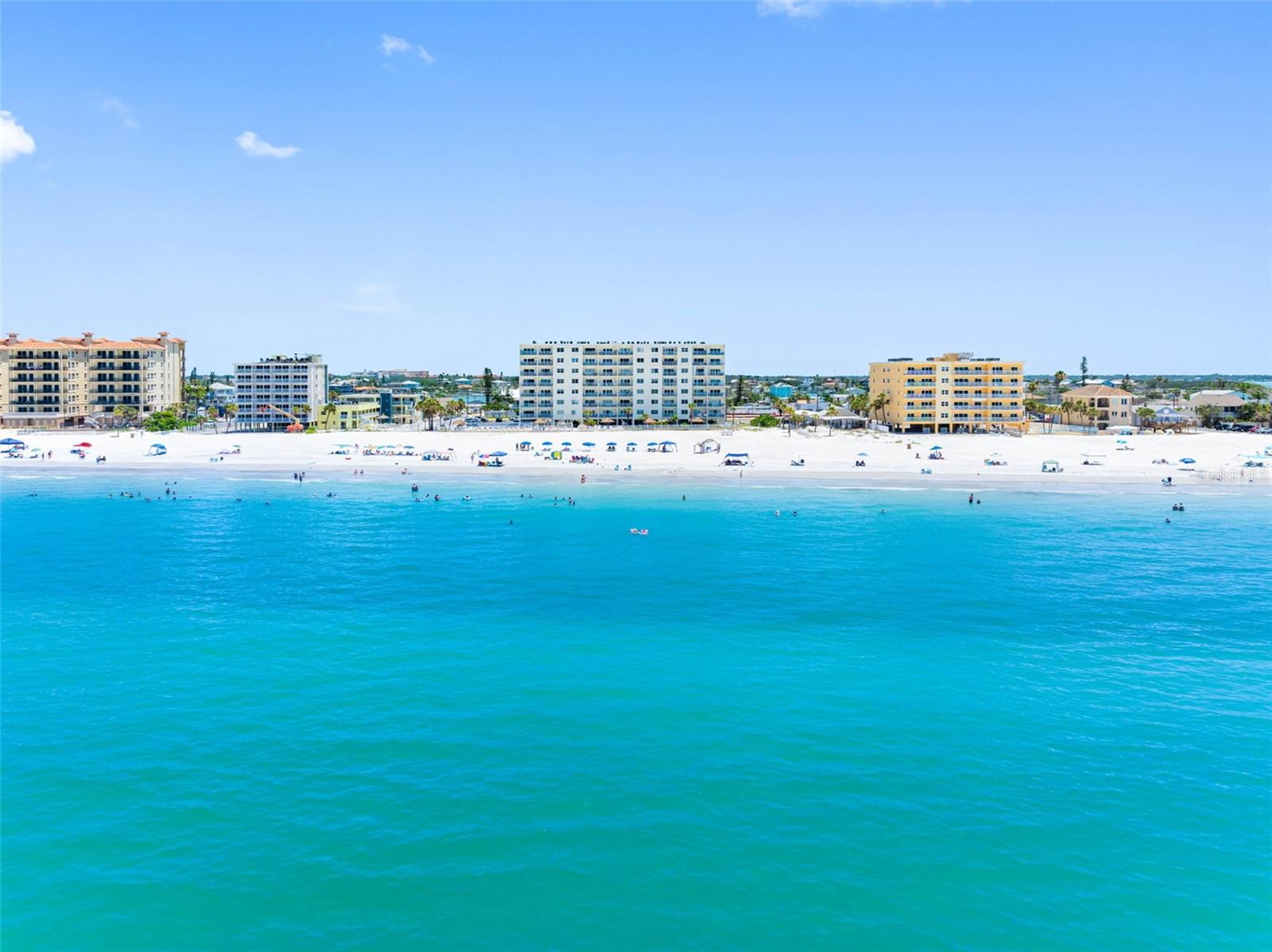 Listing photo id 43 for 13500 Gulf Boulevard 506