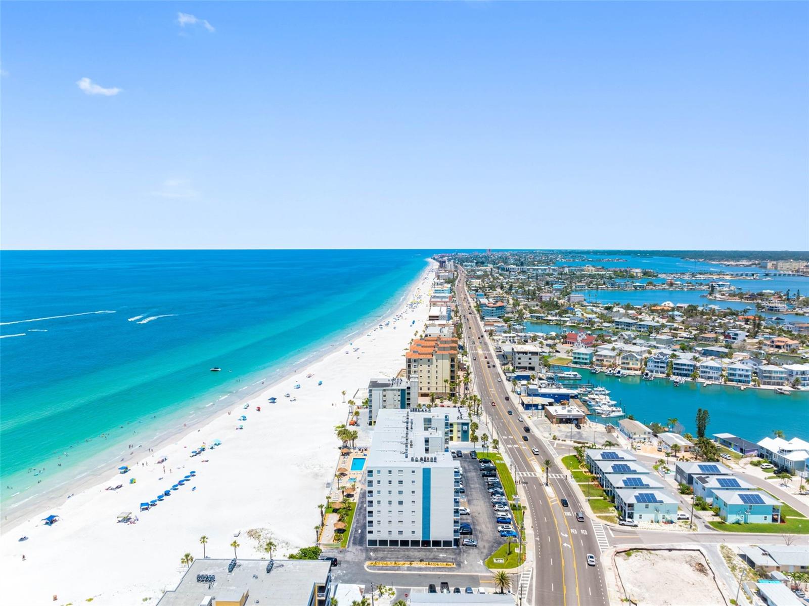 Listing photo id 45 for 13500 Gulf Boulevard 506