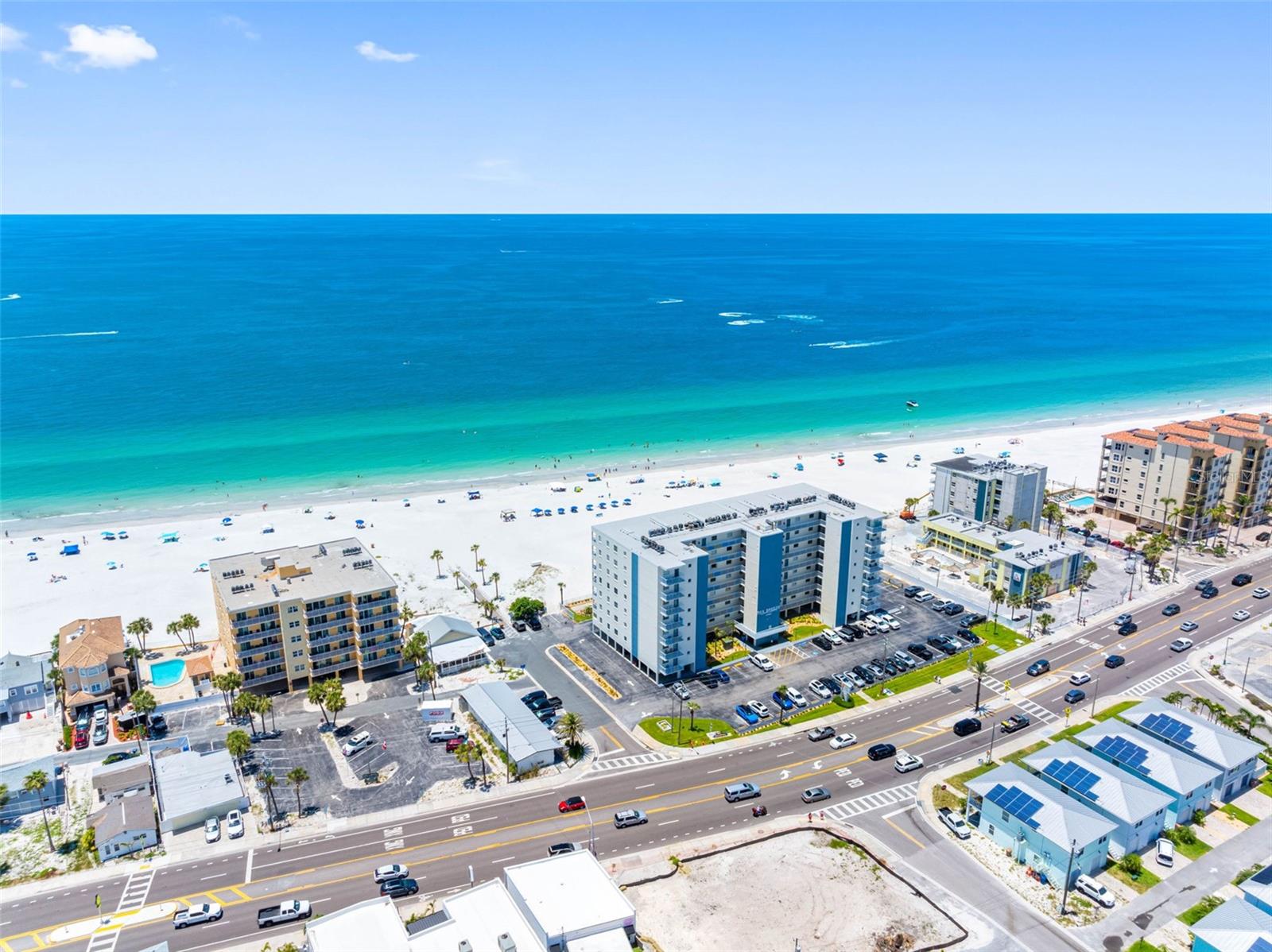 Listing photo id 46 for 13500 Gulf Boulevard 506