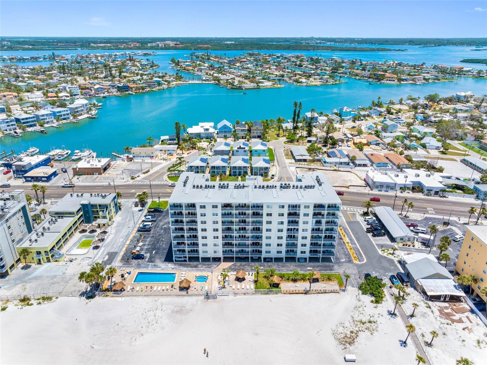 Listing photo id 50 for 13500 Gulf Boulevard 506