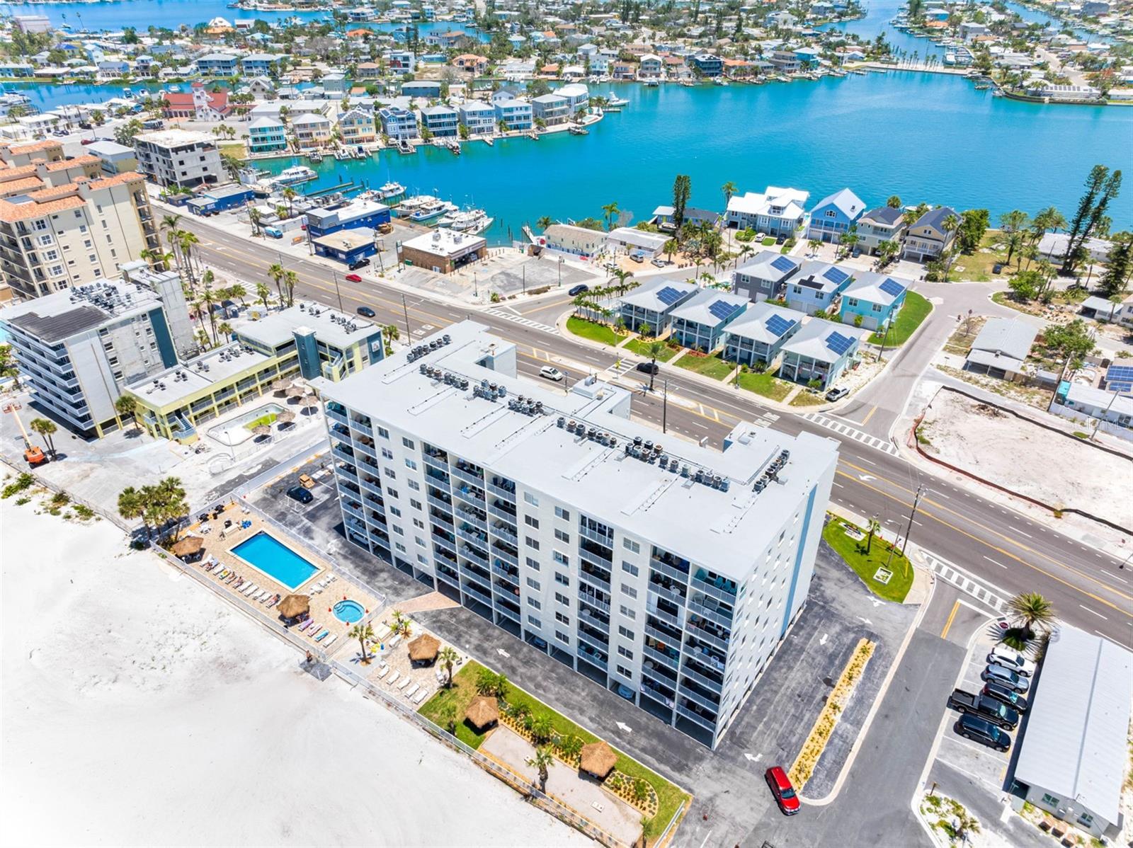 Listing photo id 51 for 13500 Gulf Boulevard 506