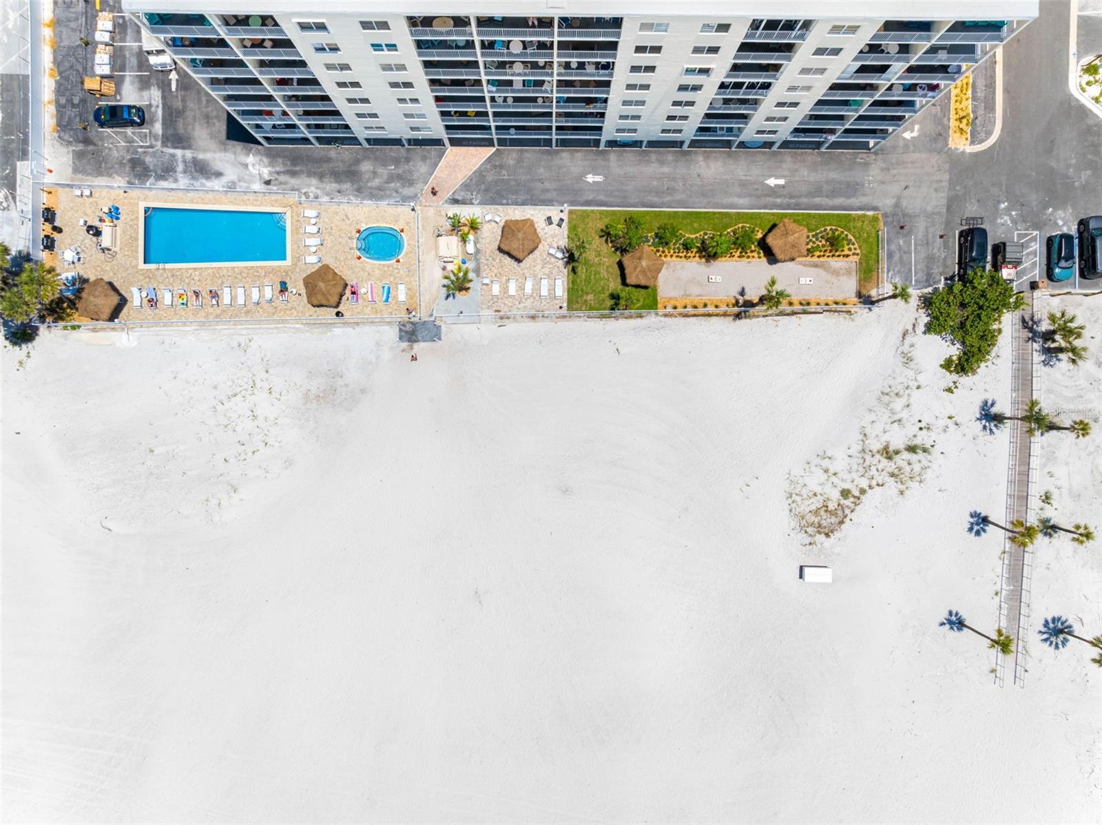 Listing photo id 52 for 13500 Gulf Boulevard 506