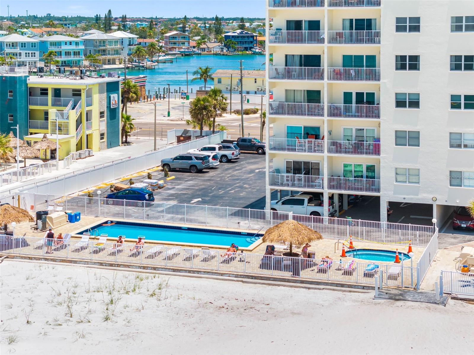 Listing photo id 58 for 13500 Gulf Boulevard 506