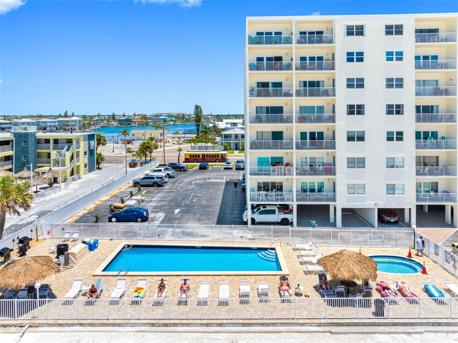 Listing photo id 59 for 13500 Gulf Boulevard 506