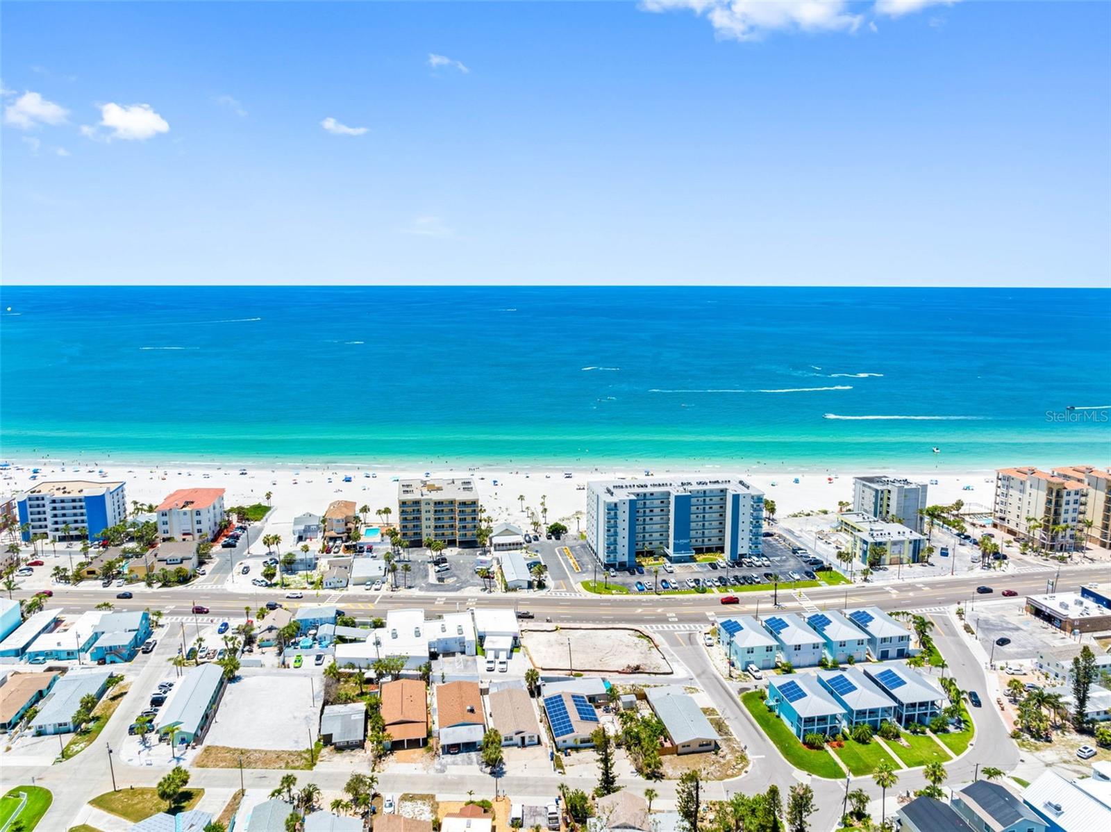 Listing photo id 64 for 13500 Gulf Boulevard 506