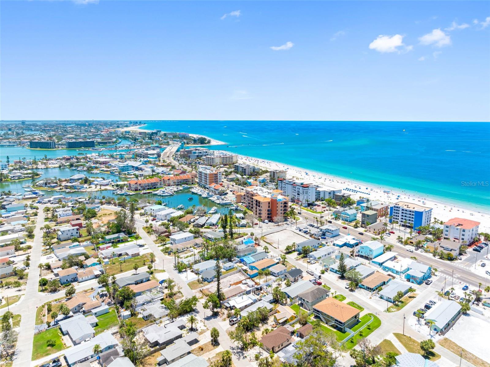 Listing photo id 65 for 13500 Gulf Boulevard 506