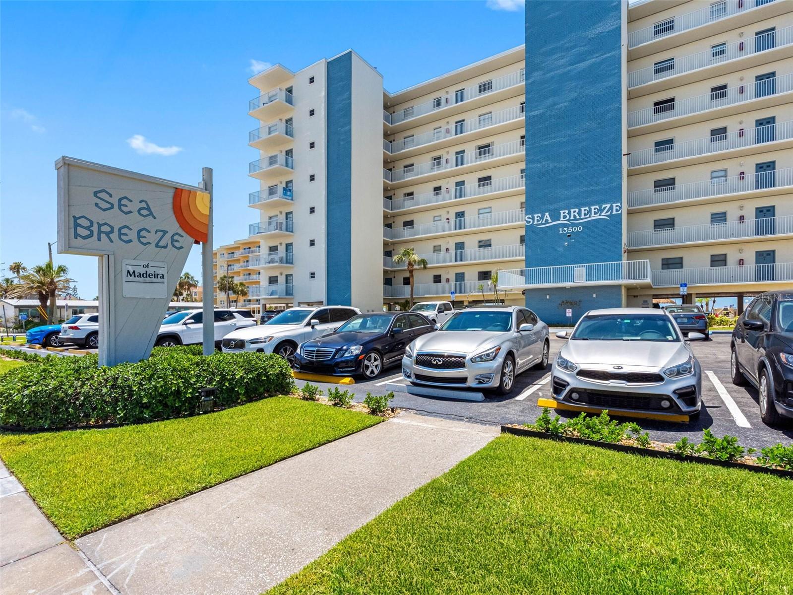 Listing photo id 68 for 13500 Gulf Boulevard 506