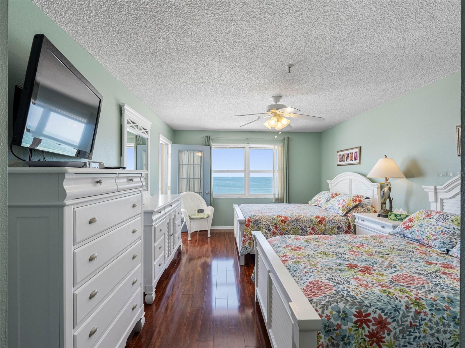Listing photo id 7 for 13500 Gulf Boulevard 506