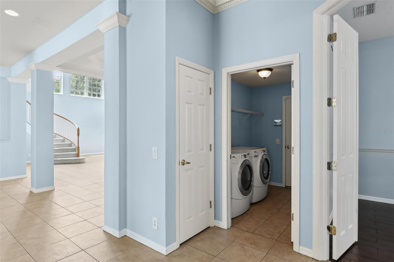 Image 32 of 74 For 10205 Deercliff Drive