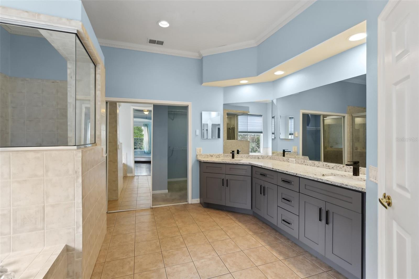 Image 38 of 74 For 10205 Deercliff Drive