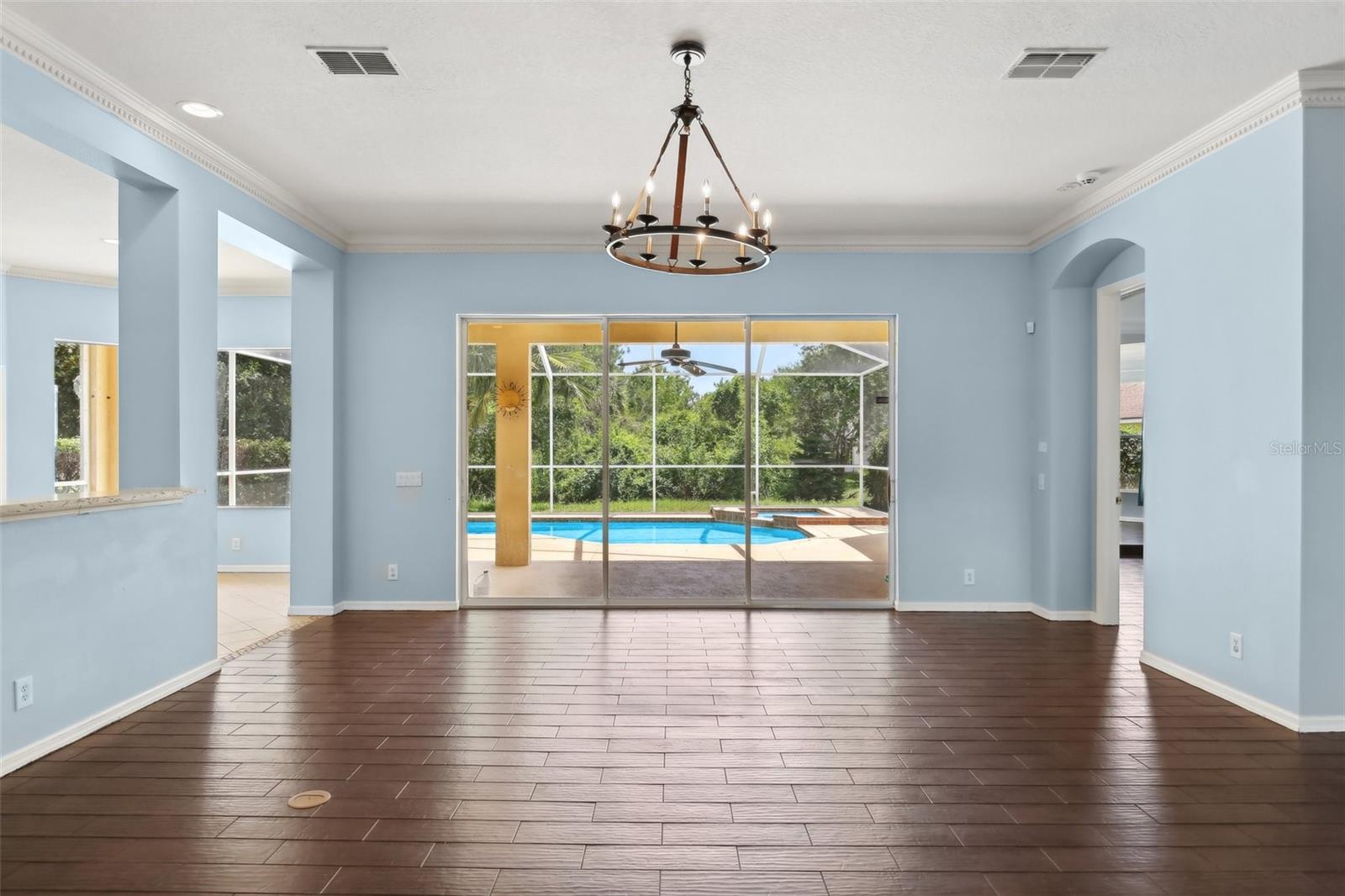 Image 5 of 74 For 10205 Deercliff Drive