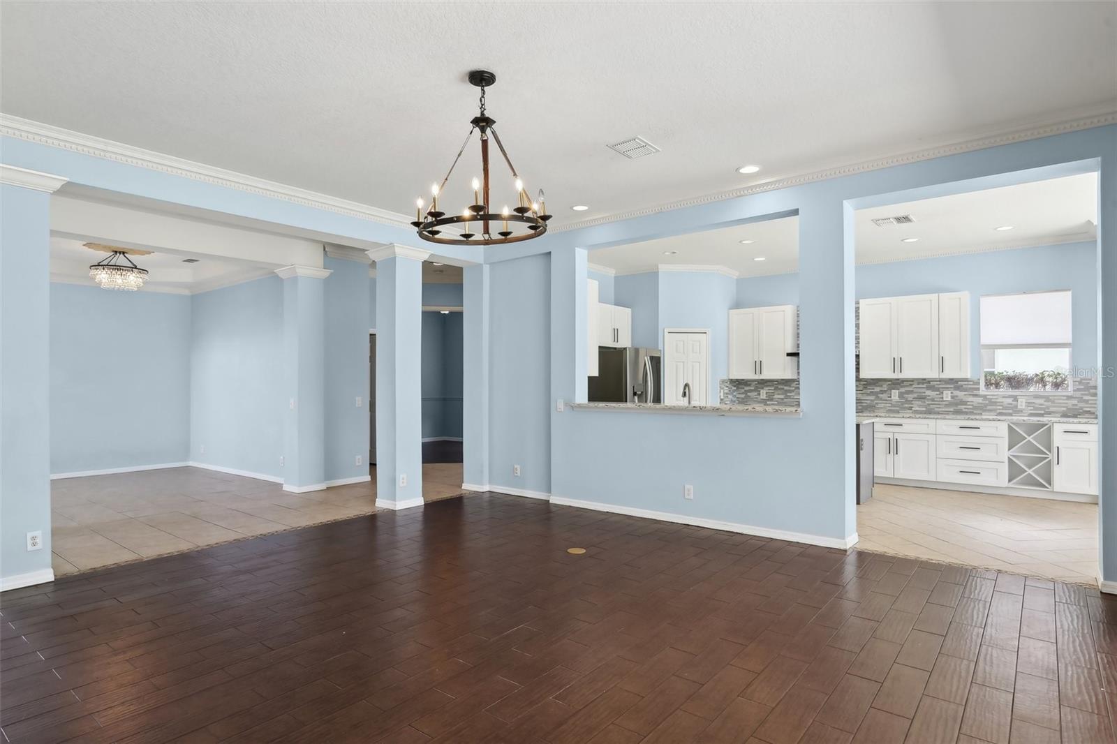 Image 7 of 74 For 10205 Deercliff Drive