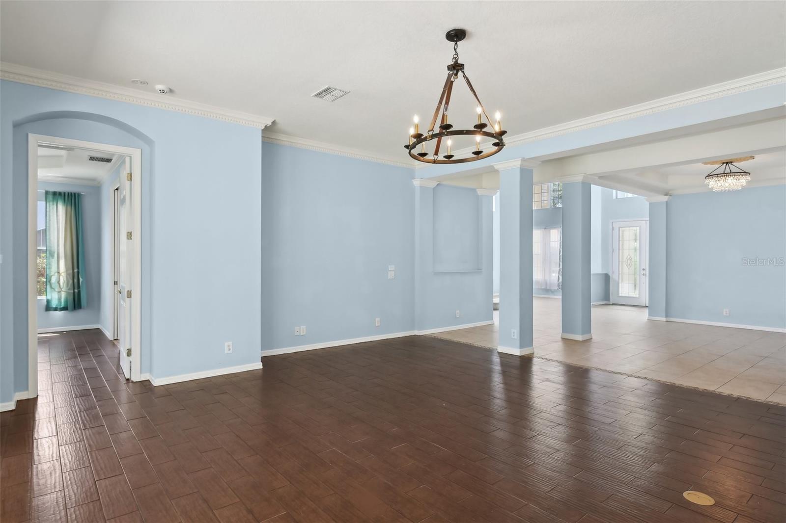 Image 8 of 74 For 10205 Deercliff Drive