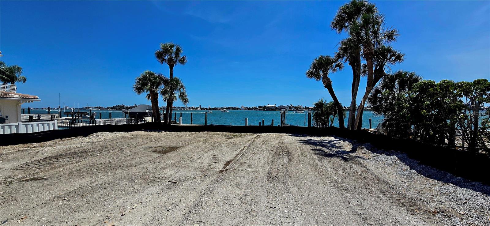 Image 4 of 9 For 7052 Shore Drive S