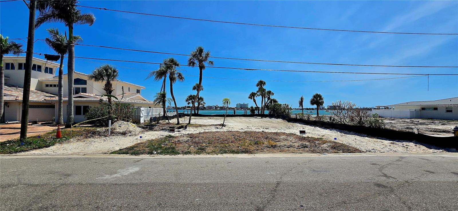 Image 6 of 9 For 7052 Shore Drive S
